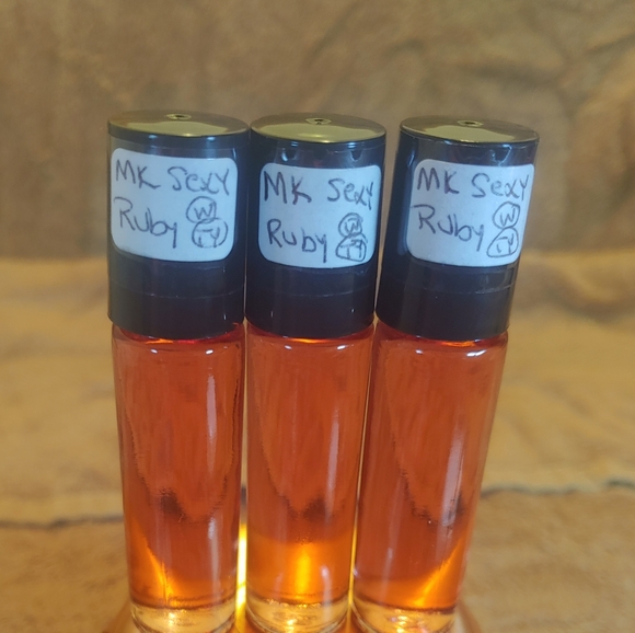 MK Sexy Ruby(W) Type - 1/3 Oz. Scented Body Oil (3pk - Picture 3 of 3